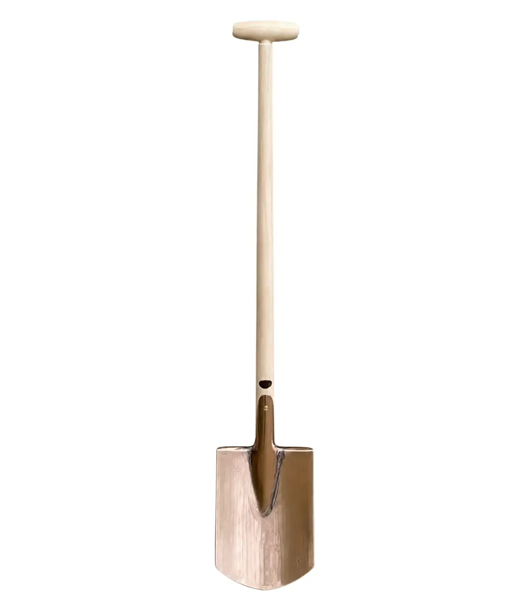 Sneeboer Langer Spaten mit Tritt. Der Spaten ist der Spezialist für das Graben von tiefen Löchern für Rosen. Das Spatenblatt ist aus Edelstahl, ca. 11 cm breit und 28 cm lang. Der Stiel ist aus Holz mit einem T-Griff. Von der Schmiede Sneeboer.