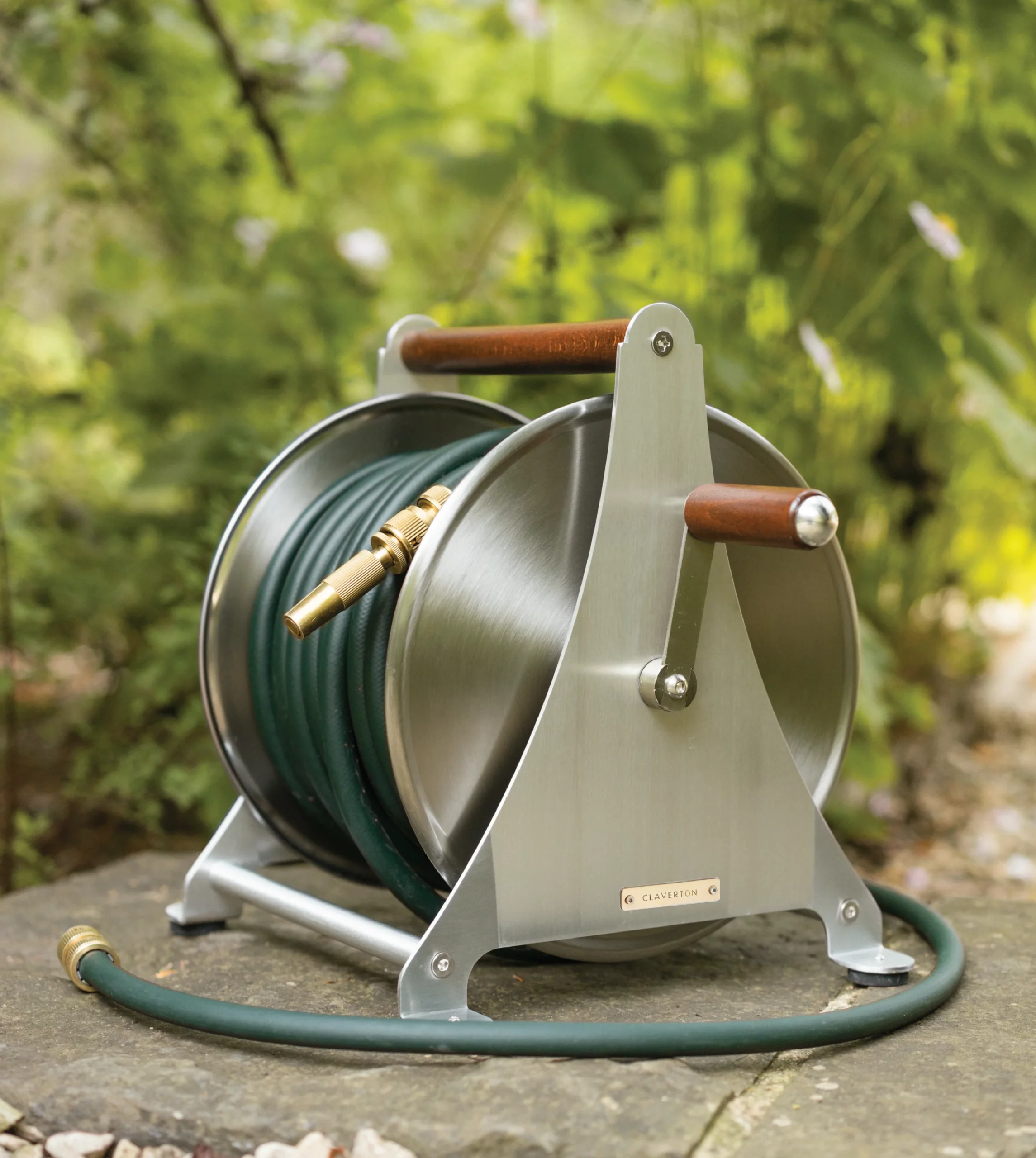 Garden_Hose_Reel_Timeless